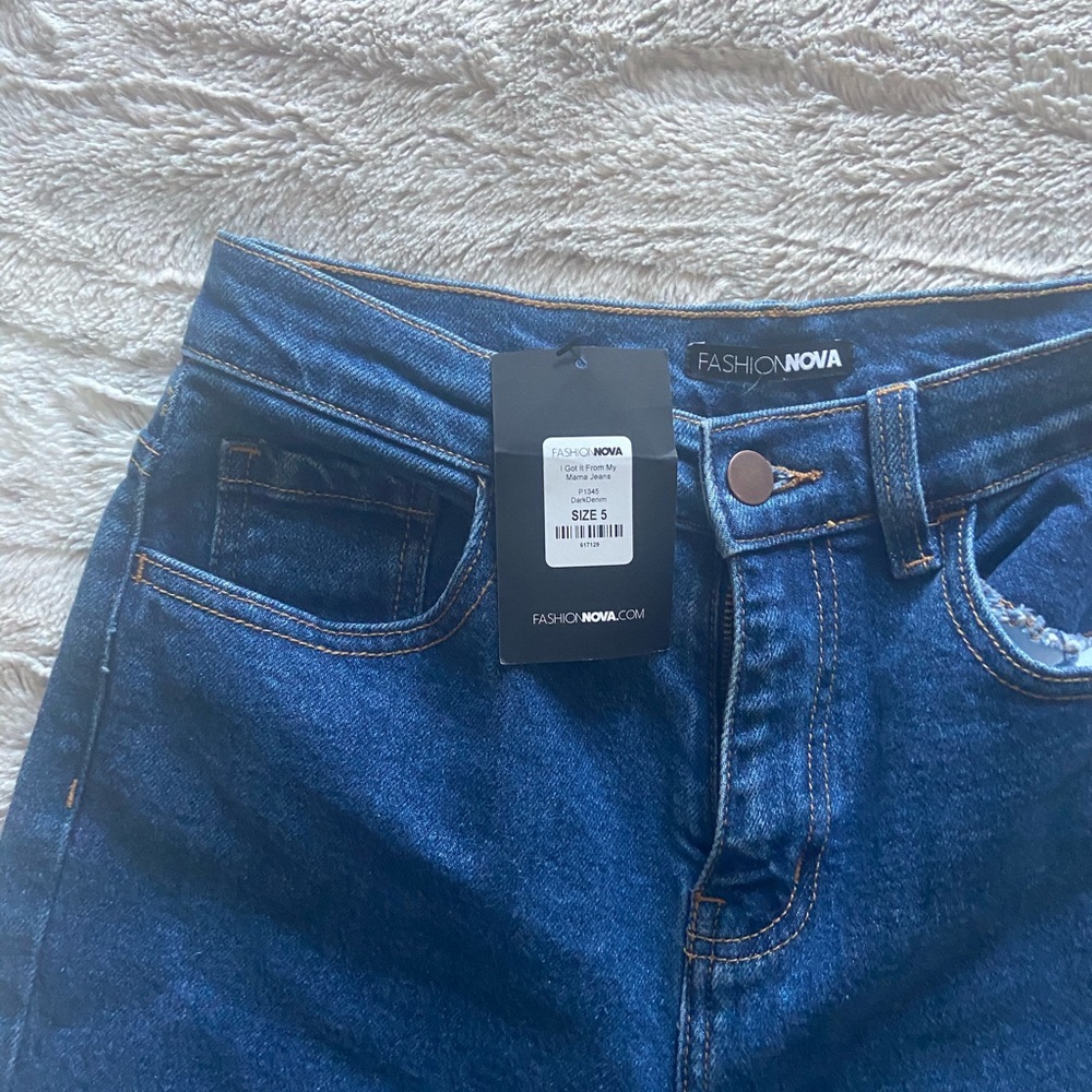 Fashion nova “I got it from my mama” mom jeans - Picture 4 of 4
